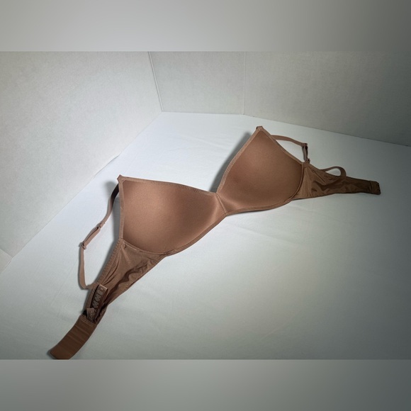 SKIMS Nude Satin Wireless Bra 34D Like New No Underwire Nude Lingerie - Picture 5 of 8